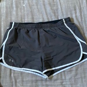 Under Armour Shorts SZ M without tag